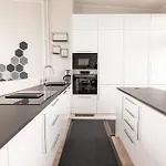 2ndhomes Stunning 2-story Penthouse With Sauna & 2 Terraces דירה