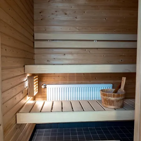 2ndhomes Stunning 2-story Penthouse With Sauna & 2 Terraces アパート *