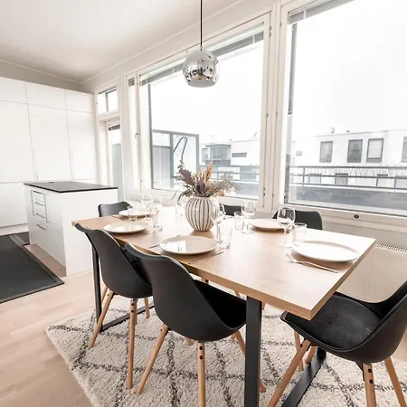 2ndhomes Stunning 2-story Penthouse With Sauna & 2 Terraces